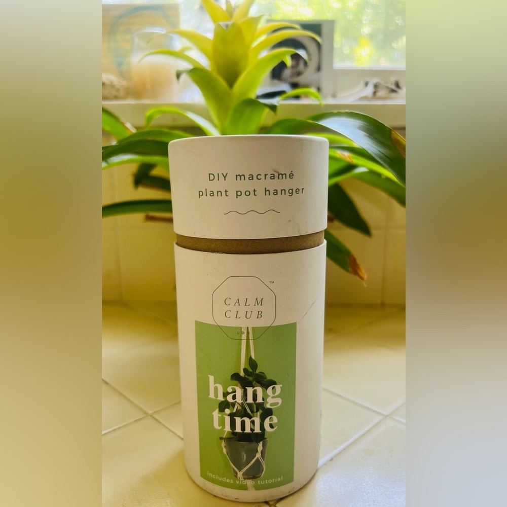 Green DIY Macramé Plant Pot Hanger